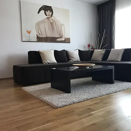 Apartament Newtown Bucureşti